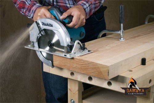 Sierra circular  HS7600 